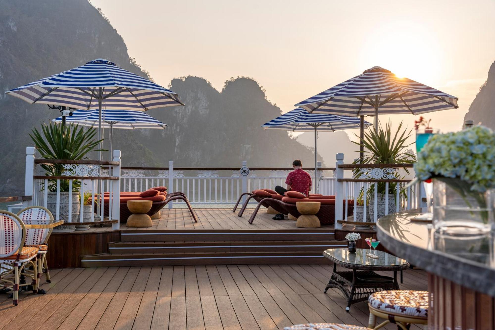 Signature Royal Halong Cruise Ha Long Exterior foto