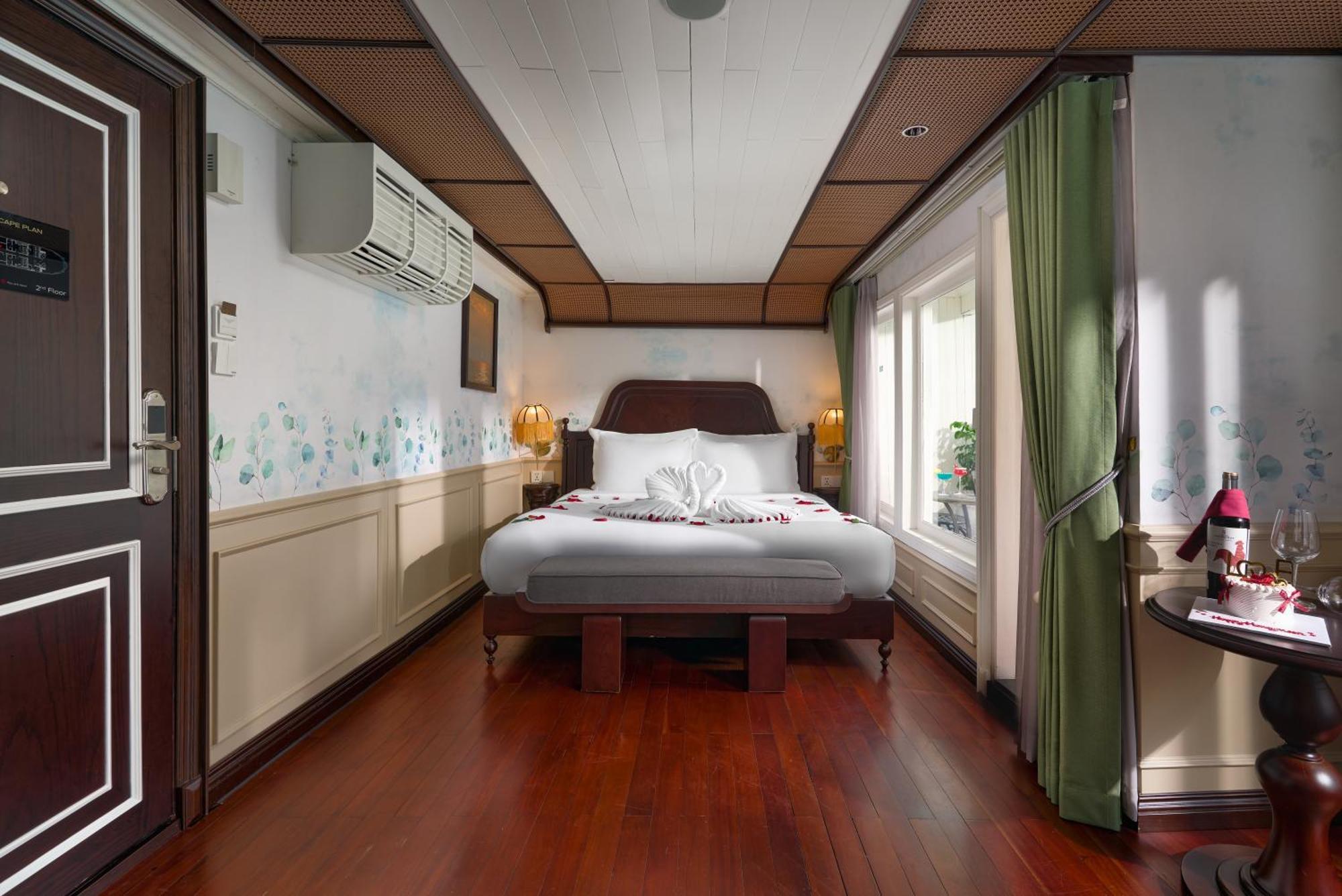 Signature Royal Halong Cruise Ha Long Exterior foto