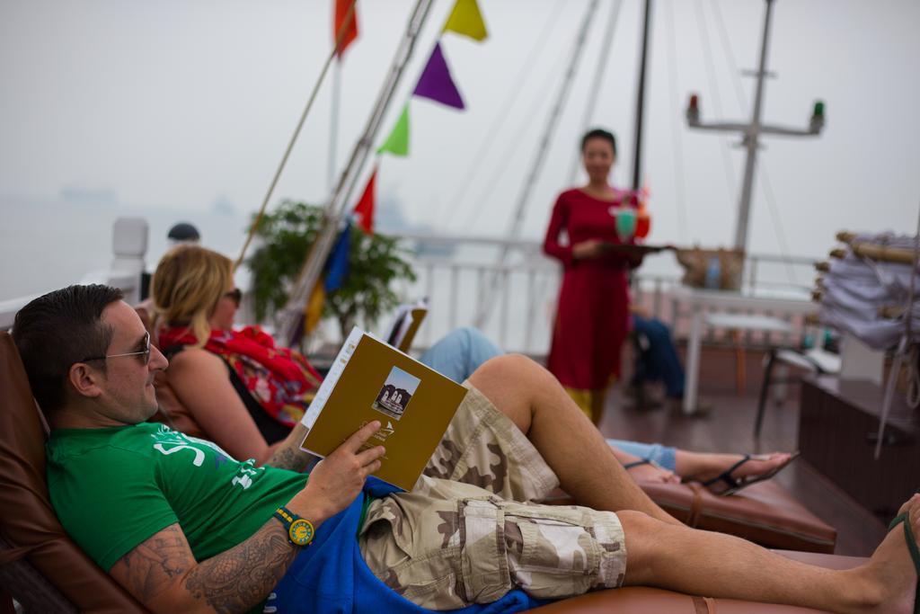 Signature Royal Halong Cruise Ha Long Exterior foto